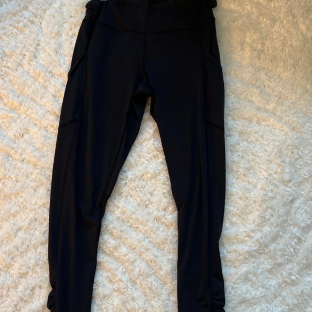 Black lululemon leggings